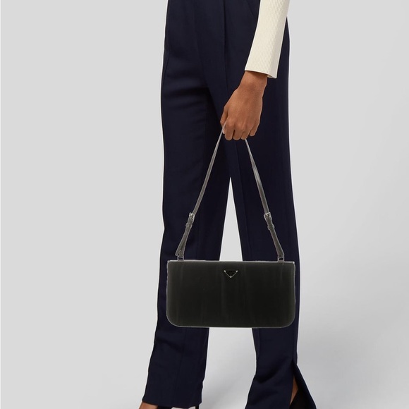 Authentic Prada Nero Tessuto nylon Prada Cernier shoulder bag - Picture 2 of 9